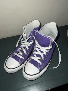 WOMENS CHUCK TAYLOR ALL STAR HIGH TOPS sz 8